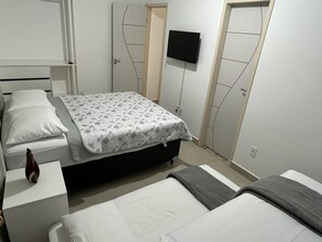 3 bedrooms, iron/ironing board, free WiFi, bed sheets