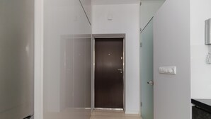 컴포트 아파트 | 거실 공간 | 평면 TV