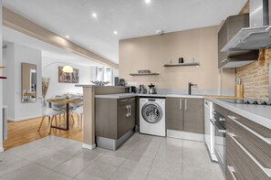 Fridge, microwave, oven, dishwasher