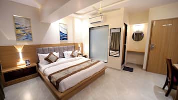 Executive Room | 1 bedroom, premium bedding, memory foam beds, in-room safe