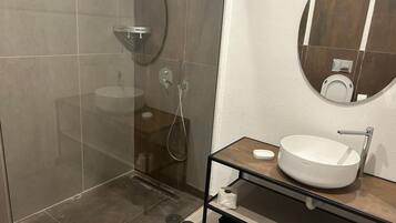 Superior Room | Bathroom