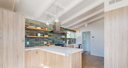 Remodeled midcentury charmer with private salt water pool spa and mountain views