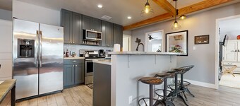 Dog-friendly country cottage with scenic hill views, wrap-around porch, and W/D