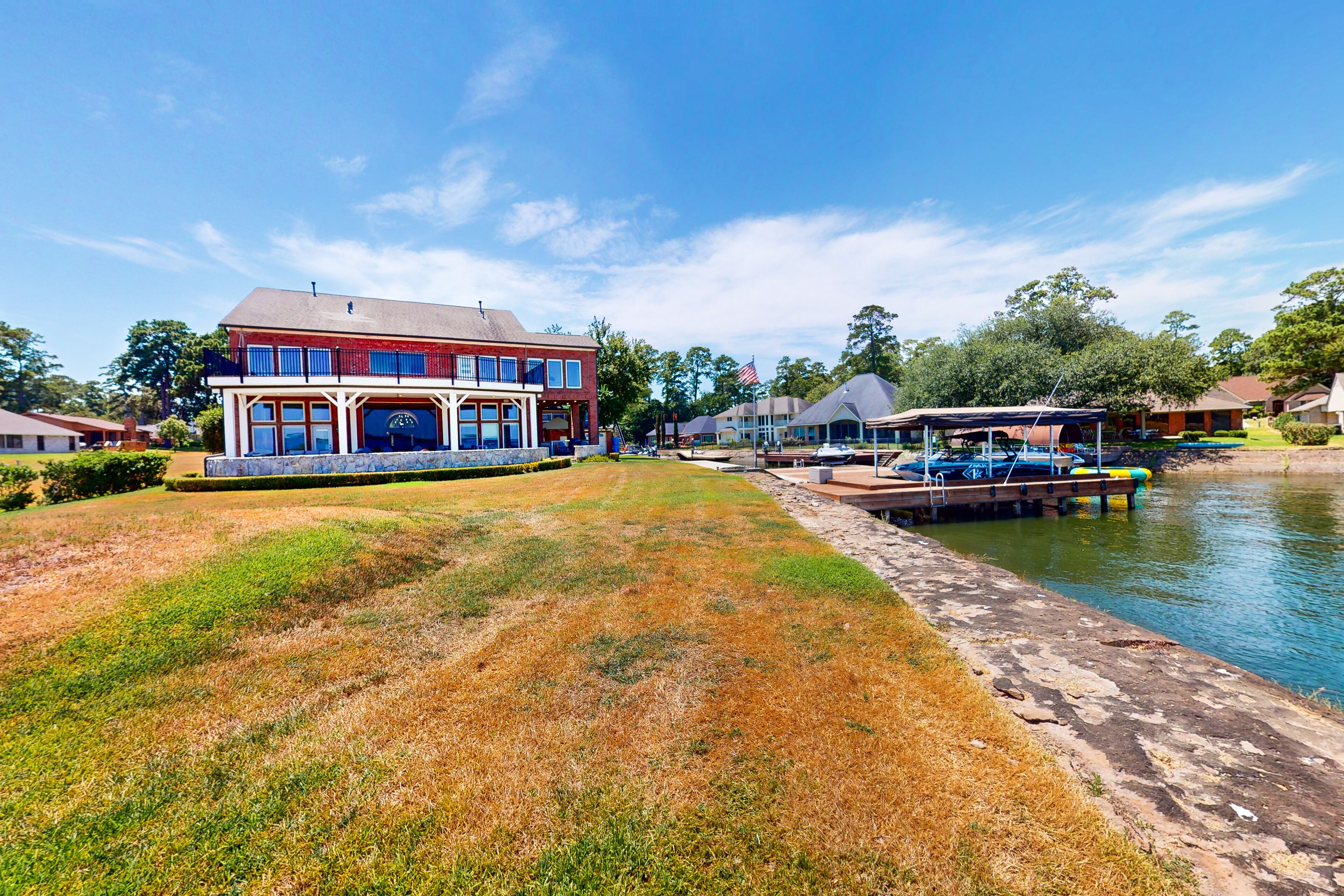 CedarGrove Hideaway | Newly renovated house in Montgomery with dock & kayaks