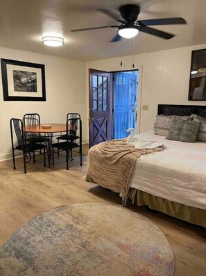 2 bedrooms
