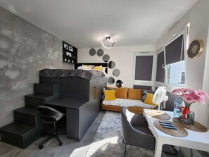 1 bedroom, desk, iron/ironing board, free WiFi