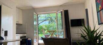 Furnished garden studio in Zürich by the lake