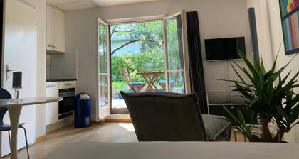 Furnished garden studio in ZĂŒrich by the lake