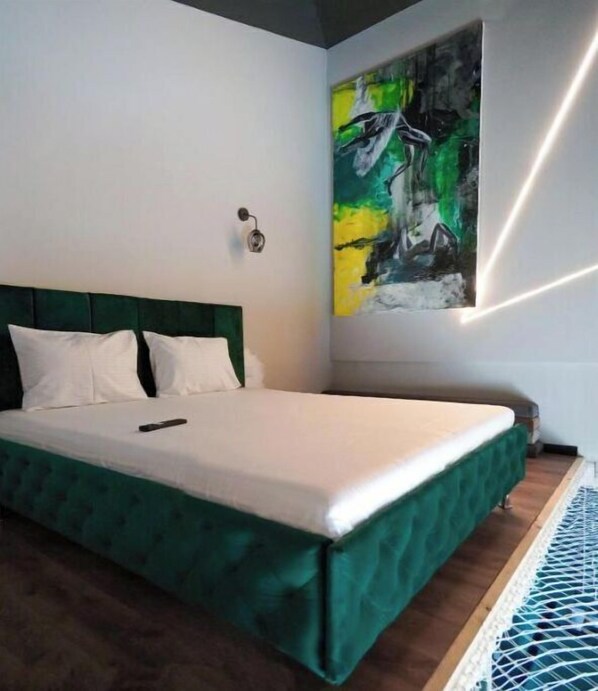 1 bedroom, WiFi, bed sheets