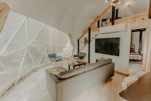 Smart TV - Moonshine Hollow Dome by Rafting (Cosby)