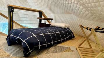 2 bedrooms, WiFi (free), bed sheets