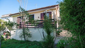 Cottage | Exterior - Cottage - Sleeps 4 - Parking - Garden (Noto)