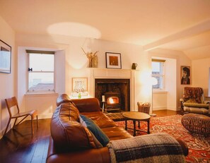 TV, fireplace, stereo
