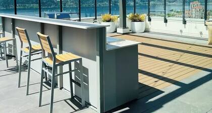 Lake View Condo in Downtown Kelowna
