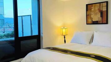 1 bedroom, in-room safe, WiFi, bed sheets