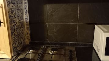 House | Private kitchen | Fridge, microwave, oven, stovetop