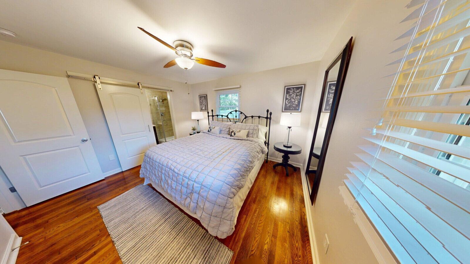 3 bedrooms, desk, iron/ironing board, free WiFi