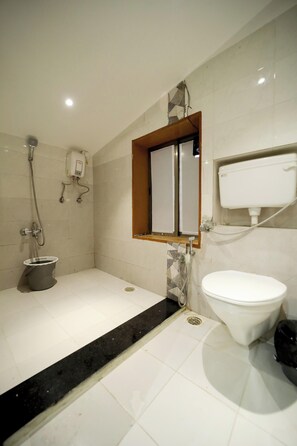 Deluxe Cabin, 1 Twin Bed | Bathroom - CABINSTAY MAROL- THE HUBZ (Mumbai)