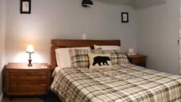 2 bedrooms, iron/ironing board, travel crib, free WiFi