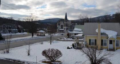 Main St Studio - Newly Updated!