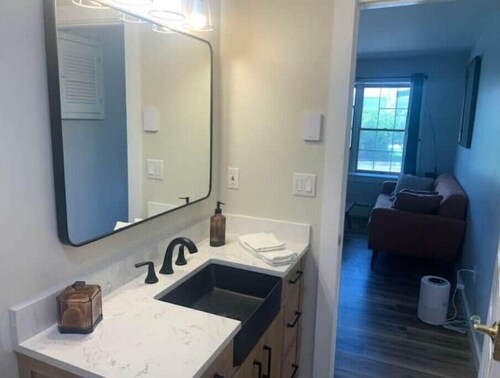 Main St Studio - Newly Updated!