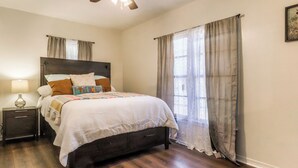 3 dormitorios, tabla de planchar con plancha, wifi gratis y ropa de cama