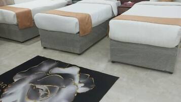 Een minibar, individueel gemeubileerd, verduisterende gordijnen