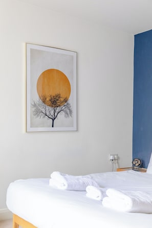 1 slaapkamer, een strijkplank/strijkijzer, internet, beddengoed