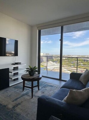 Living area - Spectacular apartment and condo (Doral)