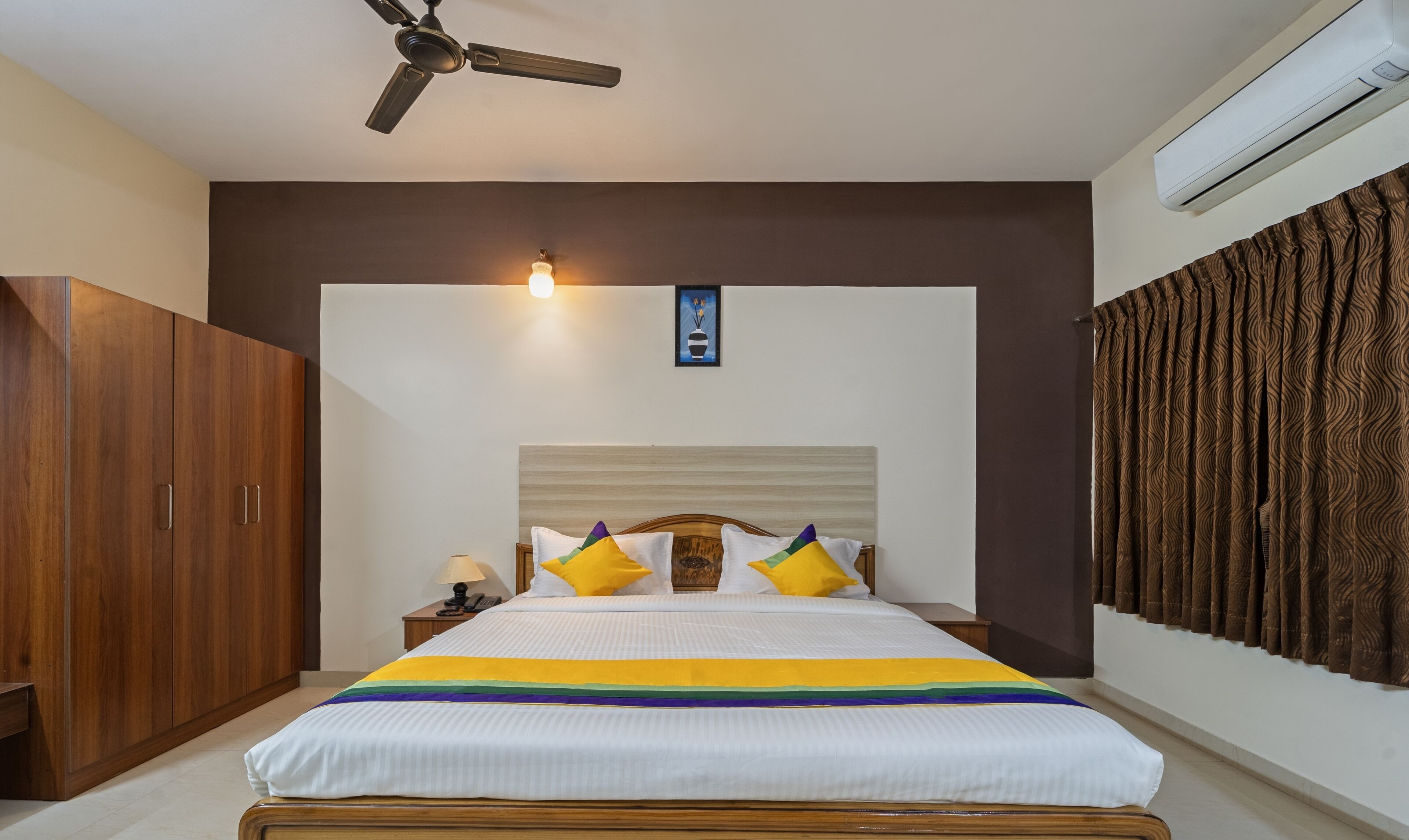 premium double room, non smoking | in-room safe, desk, free rollaway beds, bed sheets