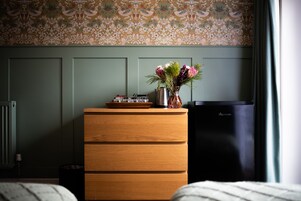 Deluxe Suite, Ensuite, Courtyard View | Premium bedding, pillowtop beds, individually decorated, desk