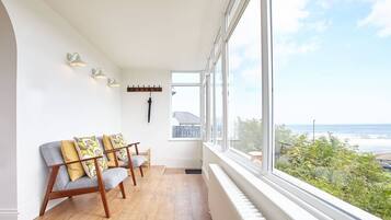 Talo | 3 makuuhuonetta, työpöytä, internet