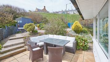 House | 3 bedrooms, desk, Internet