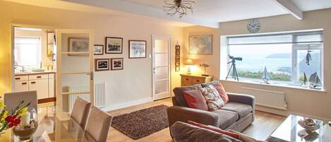 3 bedrooms, Internet