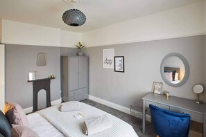 2 habitaciones, escritorio y sistema de insonorización