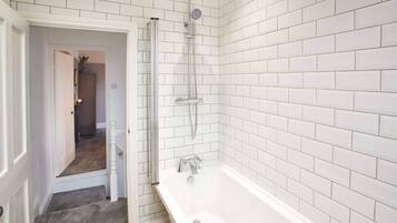 House | 2 bedrooms, desk, soundproofing, Internet