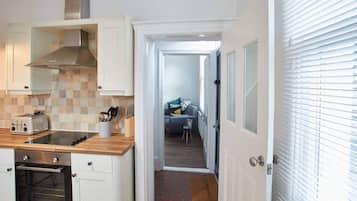 House | 2 bedrooms, desk, soundproofing, Internet