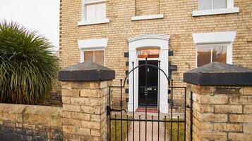 Nhà | 2 phòng ngủ, bàn, phòng cách âm, truy cập Internet tốc độ cao