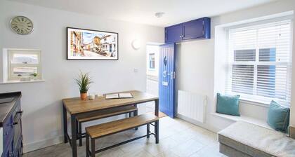 Host Stay Harbour Cottage