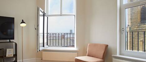 2 bedrooms, Internet