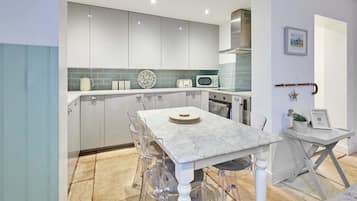 Apartment | 2 bedrooms, Internet