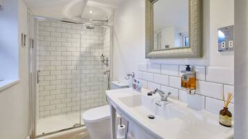 Apartment | 2 bedrooms, Internet