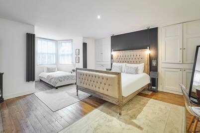 Host Stay The Courtyard Retreat