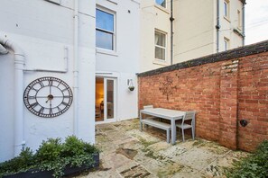 Apartment | 2 bedrooms, Internet - Host Stay The Courtyard Retreat (Whitby)