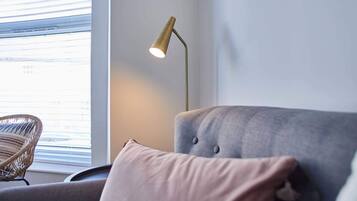 Apartment | 2 bedrooms, desk, Internet