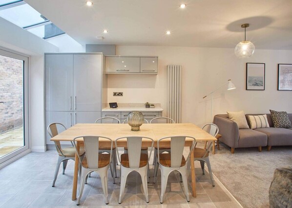 Ferienhaus | 4 Schlafzimmer, Schreibtisch, Internetzugang
