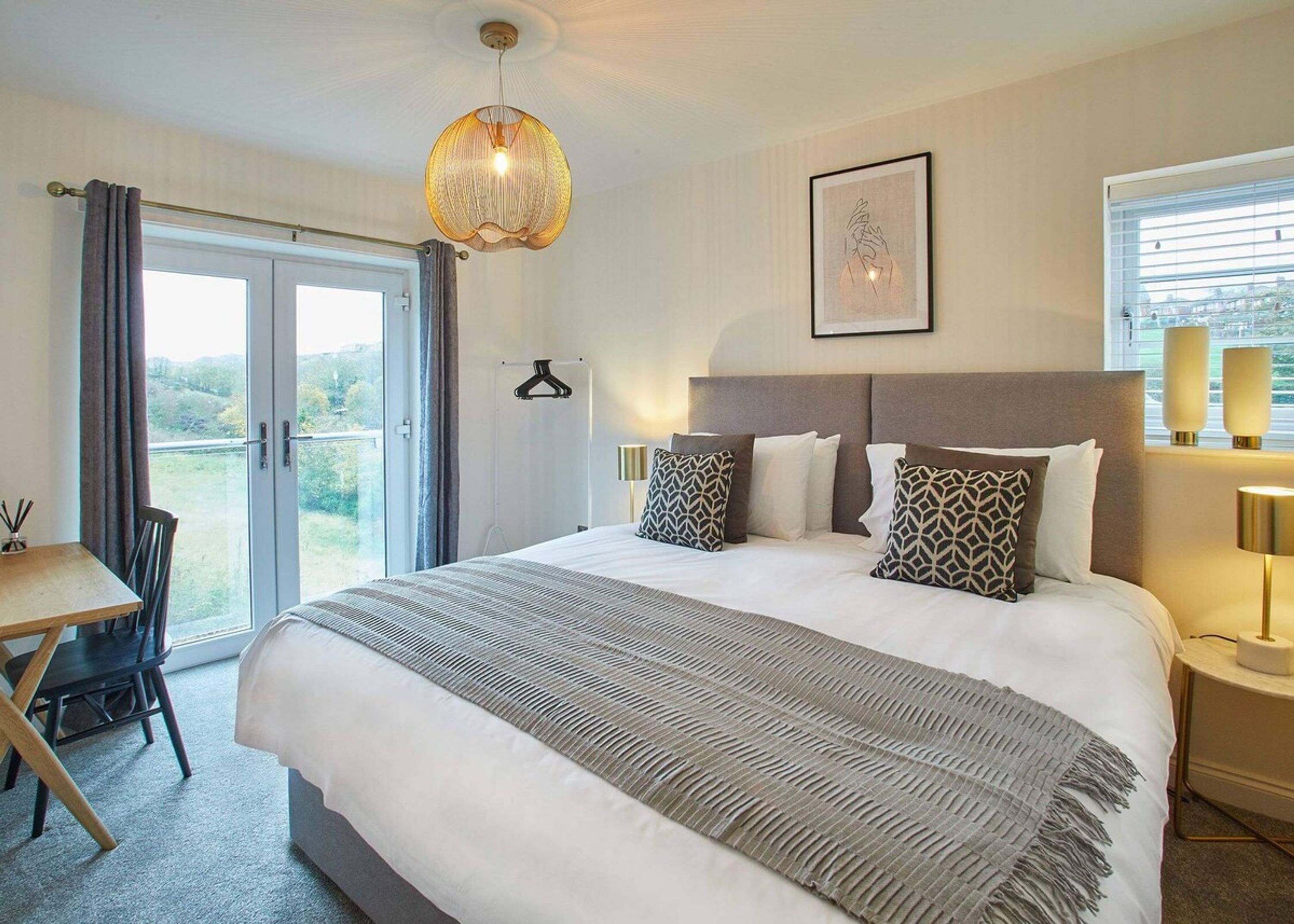 独立别墅 | 4 多间卧室、办公桌、高速上网