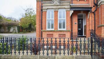 Apartamento | 2 quartos, quartos à prova de som, acesso à internet de alta velocidade