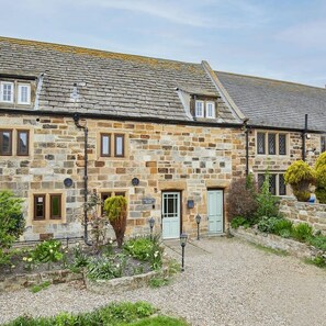 House | 5 bedrooms, Internet - Host Stay The Coach House (Whitby)
