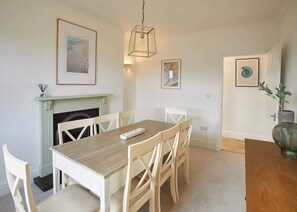 Hus | 3 soverom, lydisolert og internett